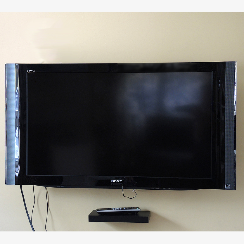 Sony Bravia 40" LCD Digital TV with Wall Mount