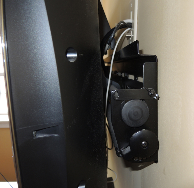 Sony Bravia 40" LCD Digital TV with Wall Mount