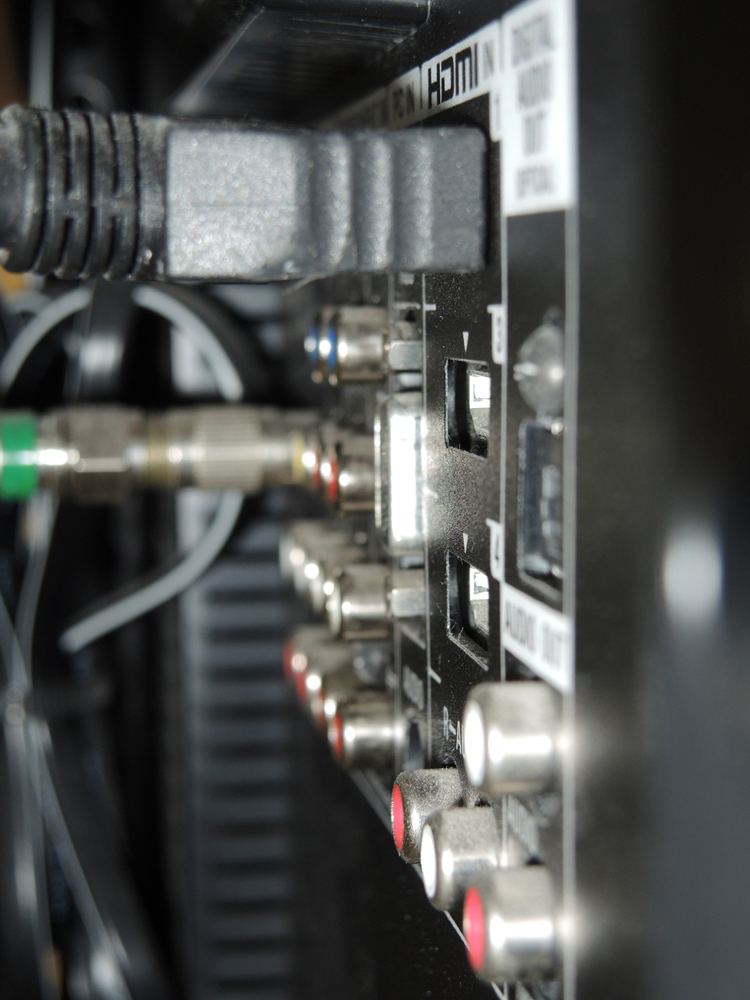 Sony Bravia 40" LCD Digital TV with Wall Mount