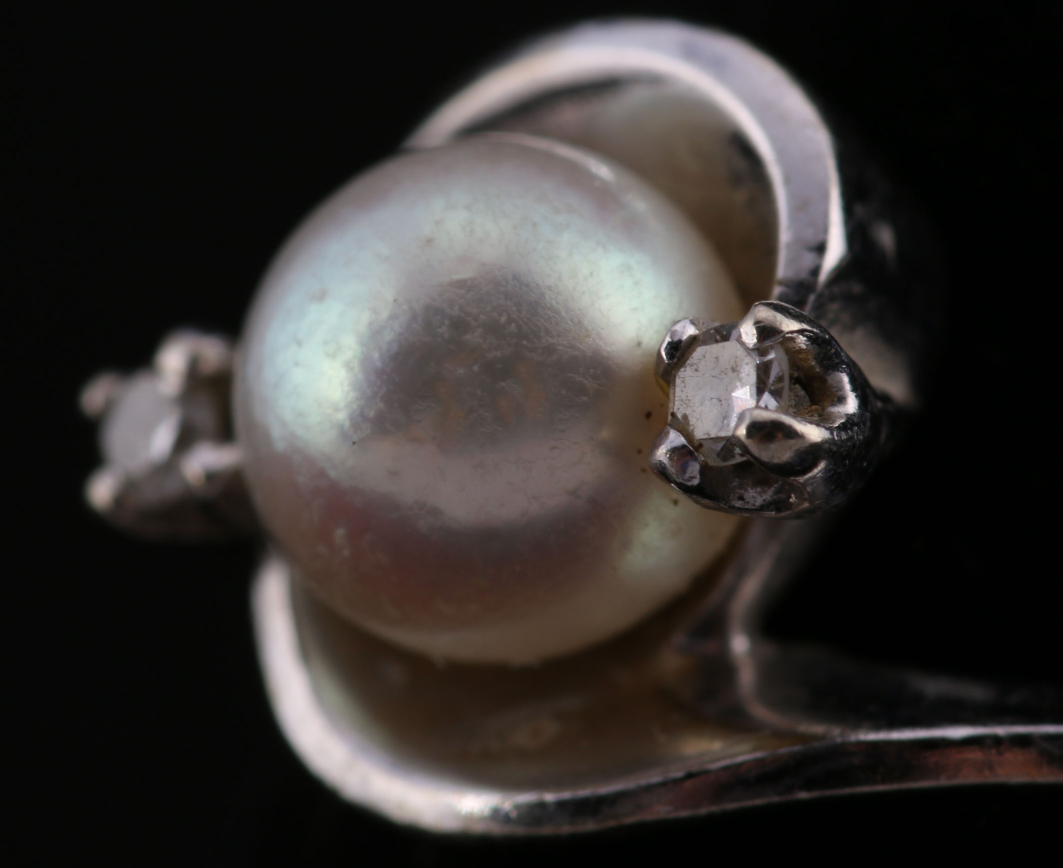 14K White Gold Pearl and Diamond Ring