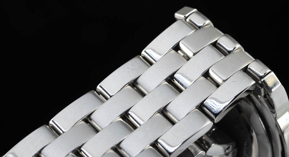 Men’s Gucci Wrist Watch with Date Calendar Model 5500M - WVXU