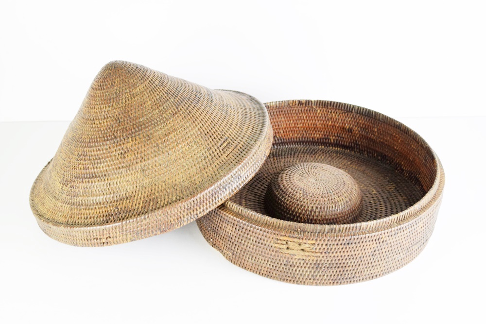 Qing Dynasty Mandarin Summer Hat in Silk with Red Tassel in Hand Woven Rattan Hat Box