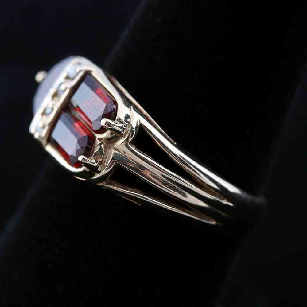 14K Yellow Gold Ring Garnet and Diamond