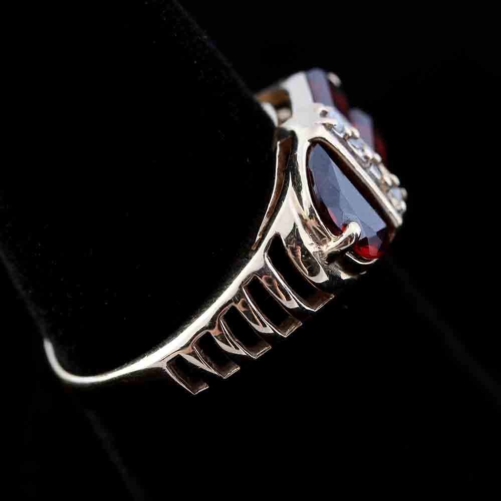 14K Yellow Gold Ring Garnet and Diamond