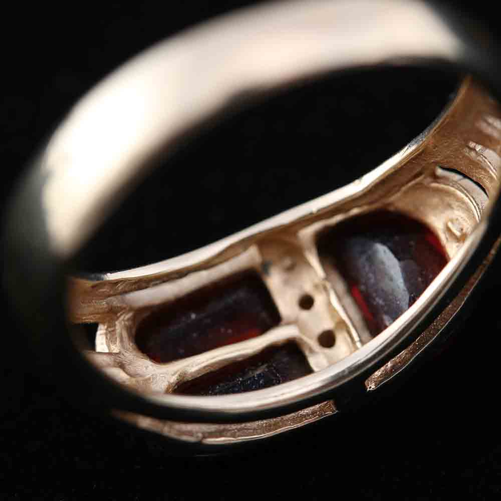 14K Yellow Gold Ring Garnet and Diamond