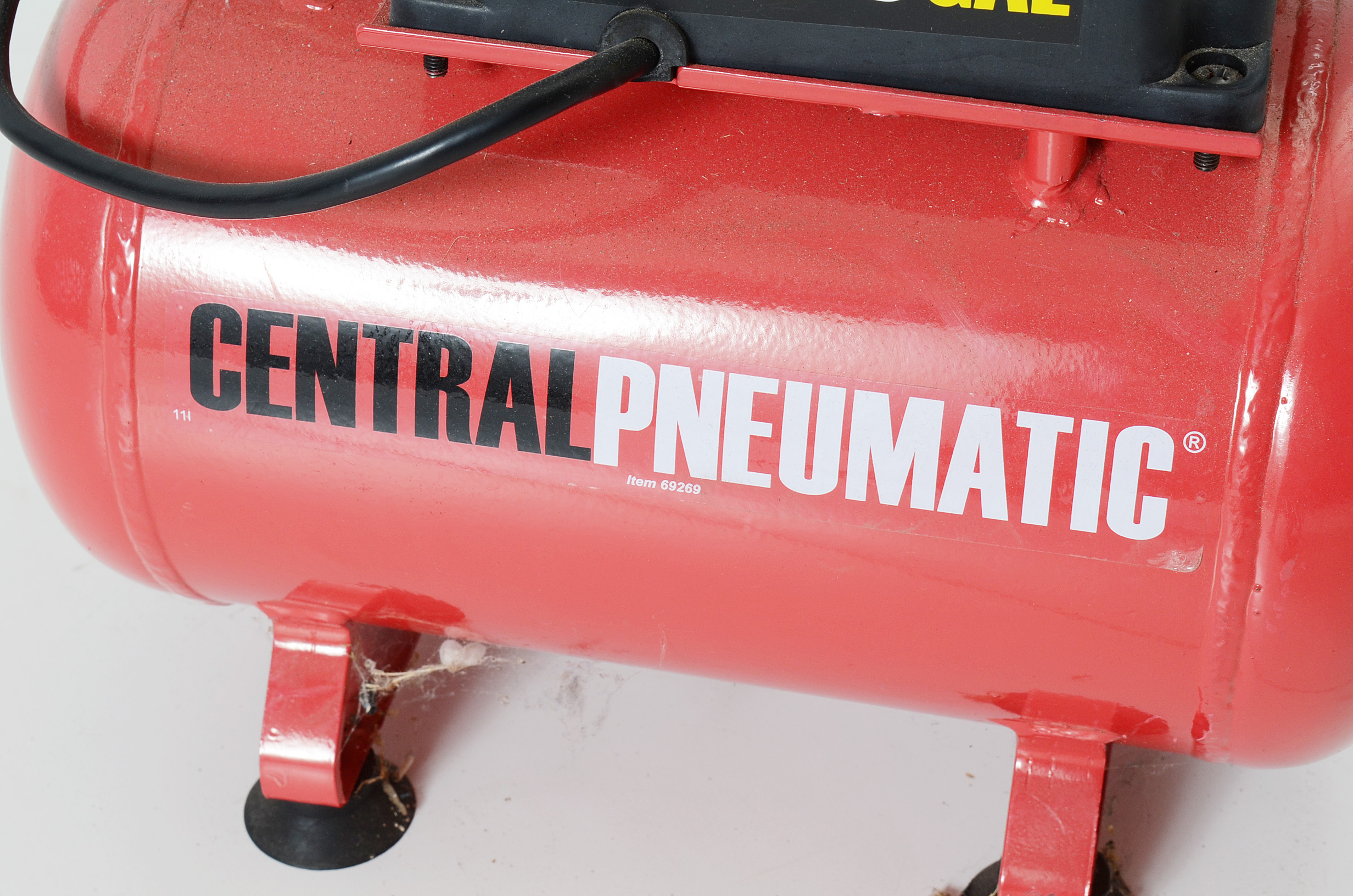 Central Pneumatic Three Gallon Oilless Air Compressor