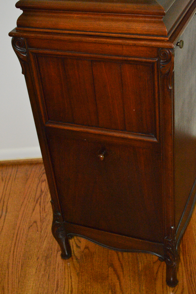 Antique Columbia Grafonola Record Player with Records