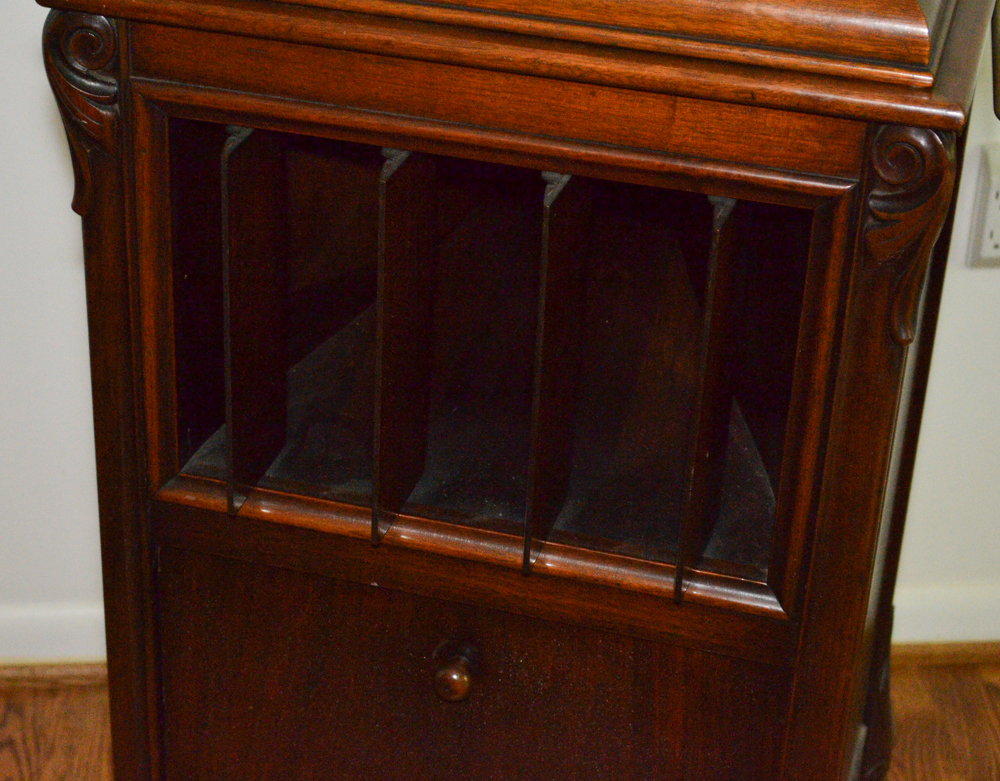 Antique Columbia Grafonola Record Player with Records