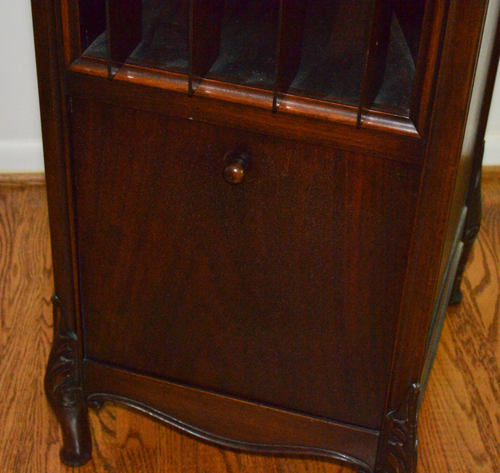 Antique Columbia Grafonola Record Player with Records