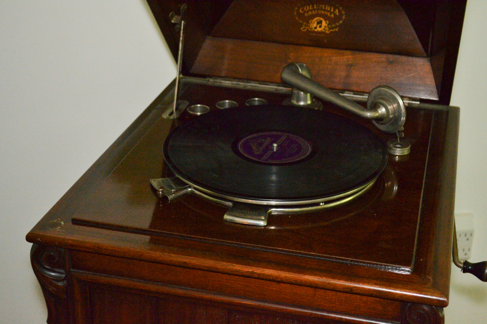 Antique Columbia Grafonola Record Player with Records