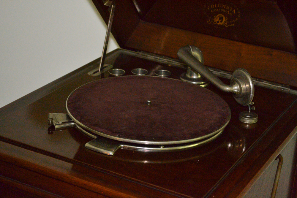 Antique Columbia Grafonola Record Player with Records