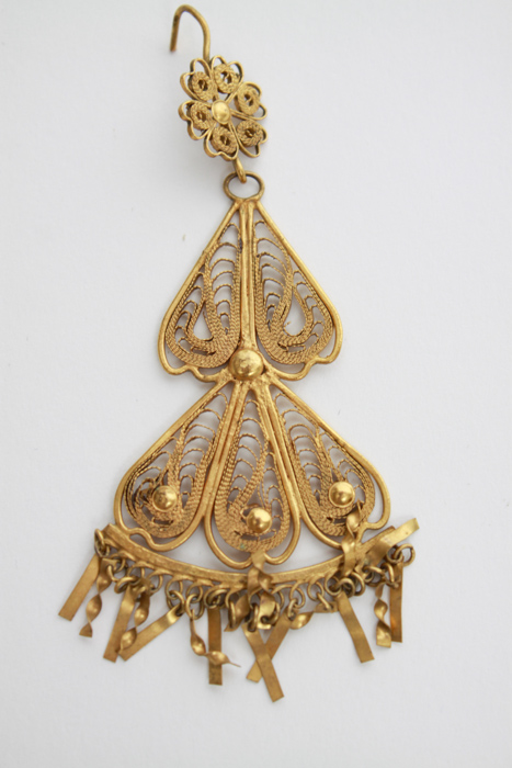 Vintage Cameo Style Cufflinks and Gold Washed Filigree Earrings