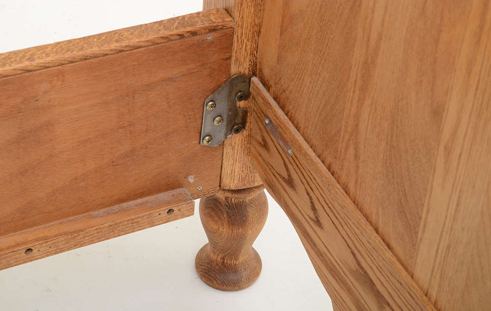 Oakwood Interiors Queen Size Carved Oak "Oakcrest" Panel Bed