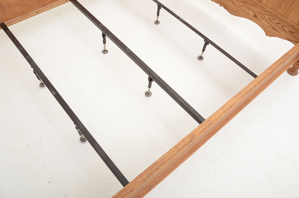 Oakwood Interiors Queen Size Carved Oak "Oakcrest" Panel Bed