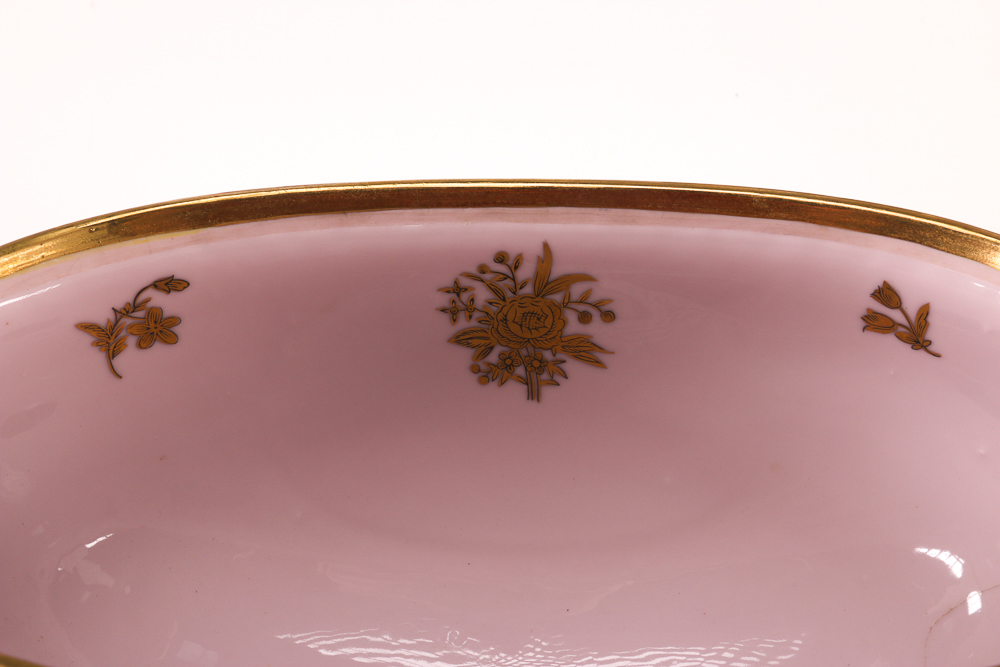 Ardalt Urn Centerpiece