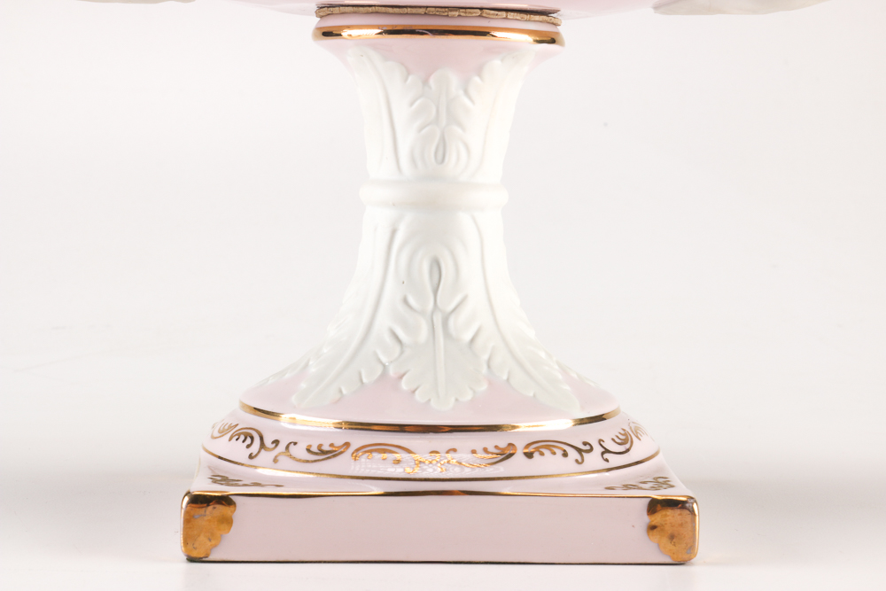 Ardalt Urn Centerpiece