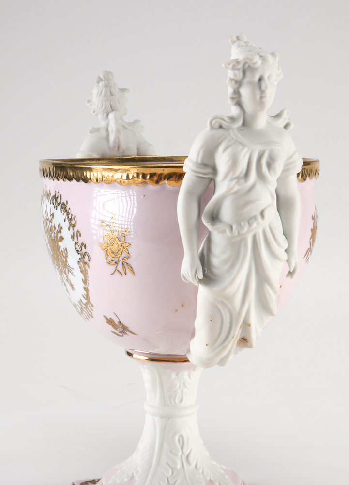 Ardalt Urn Centerpiece