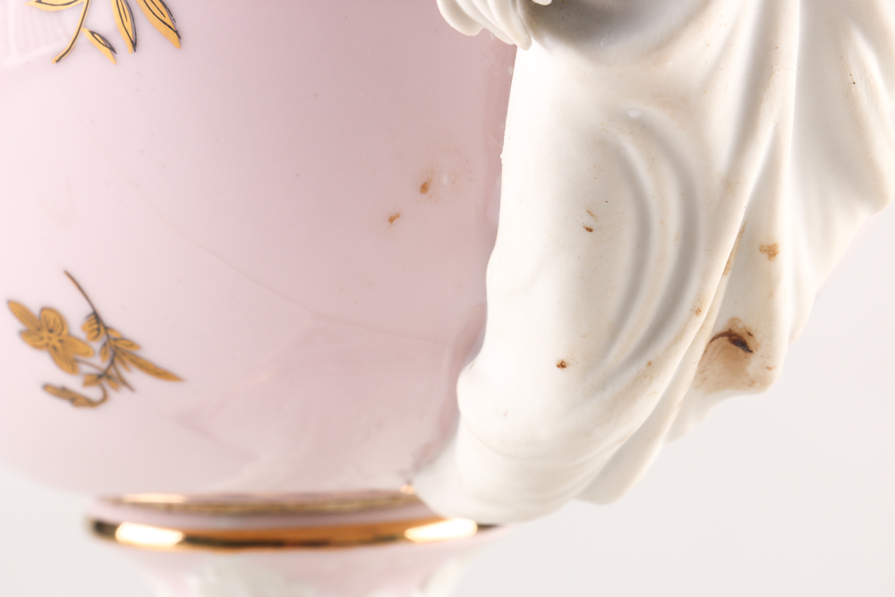 Ardalt Urn Centerpiece