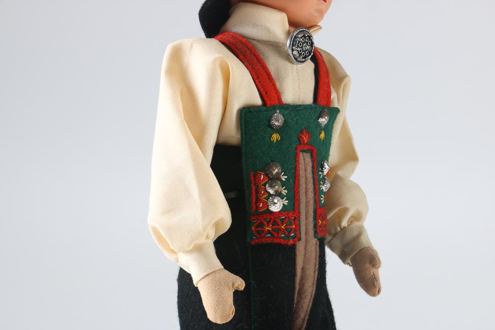 Madamme Alexander and Ronnaug Petterssen Dolls