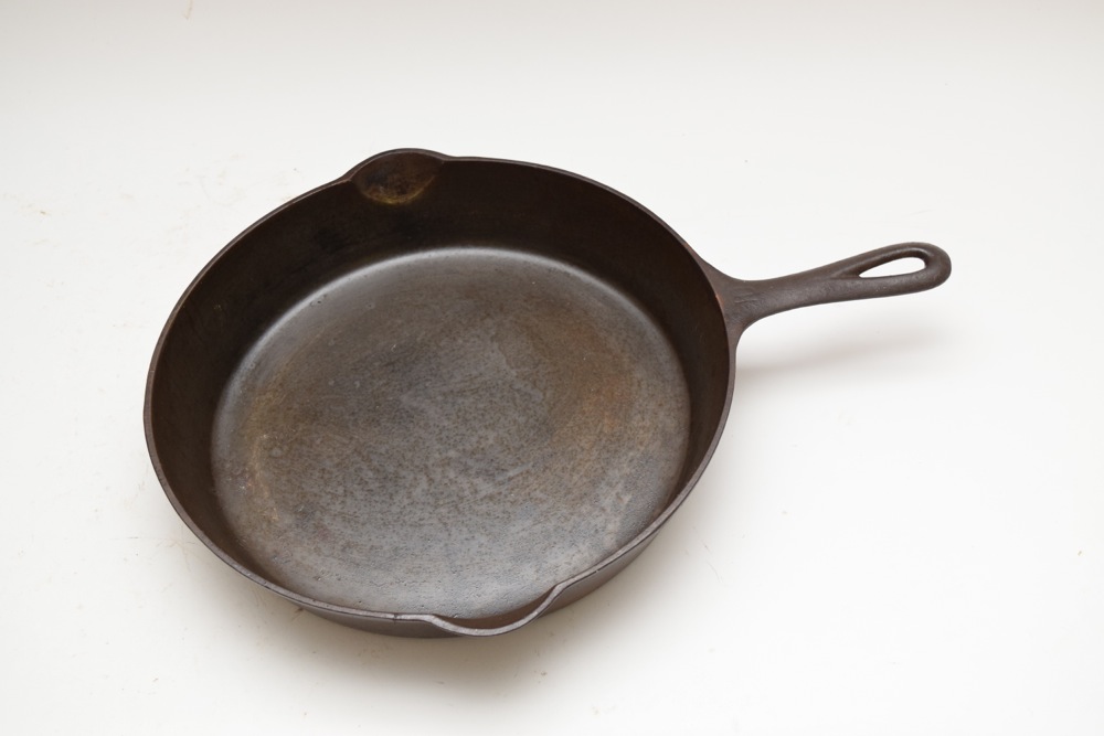 Vintage Large Logo Griswold No. 10 Cast Iron Skillet