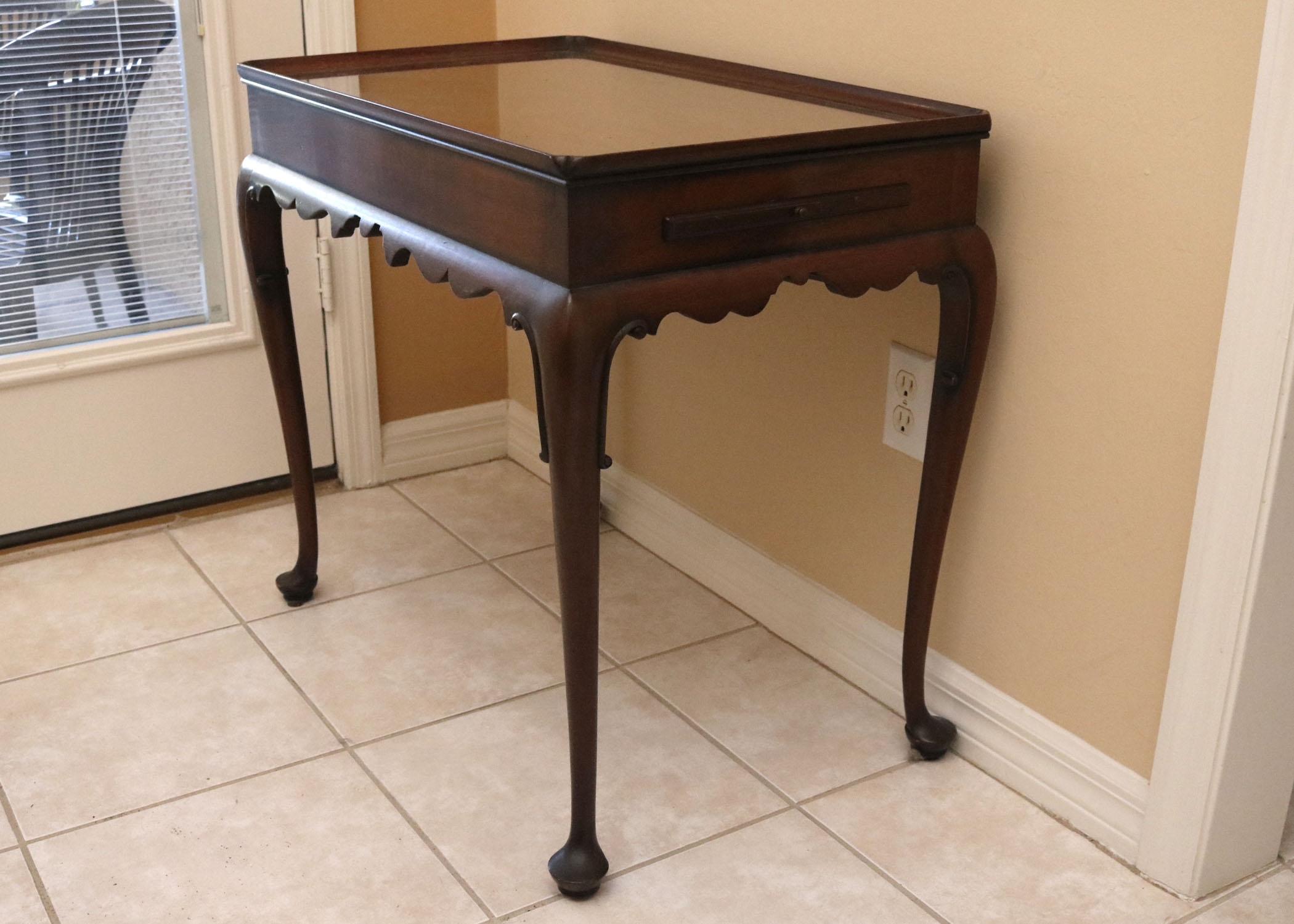 Late 20th Century Mahogany Boston Tea Table