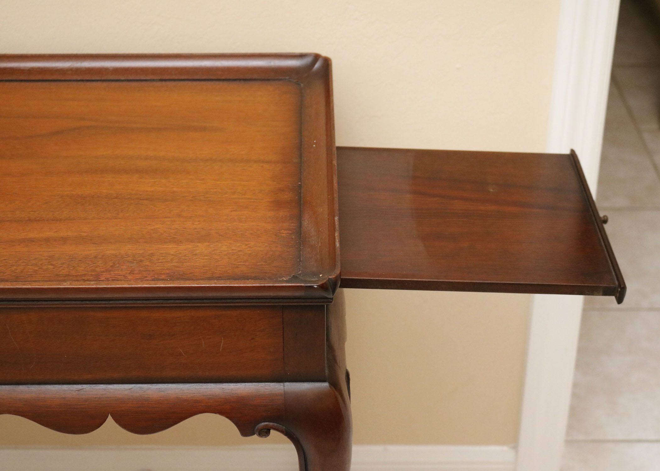 Late 20th Century Mahogany Boston Tea Table