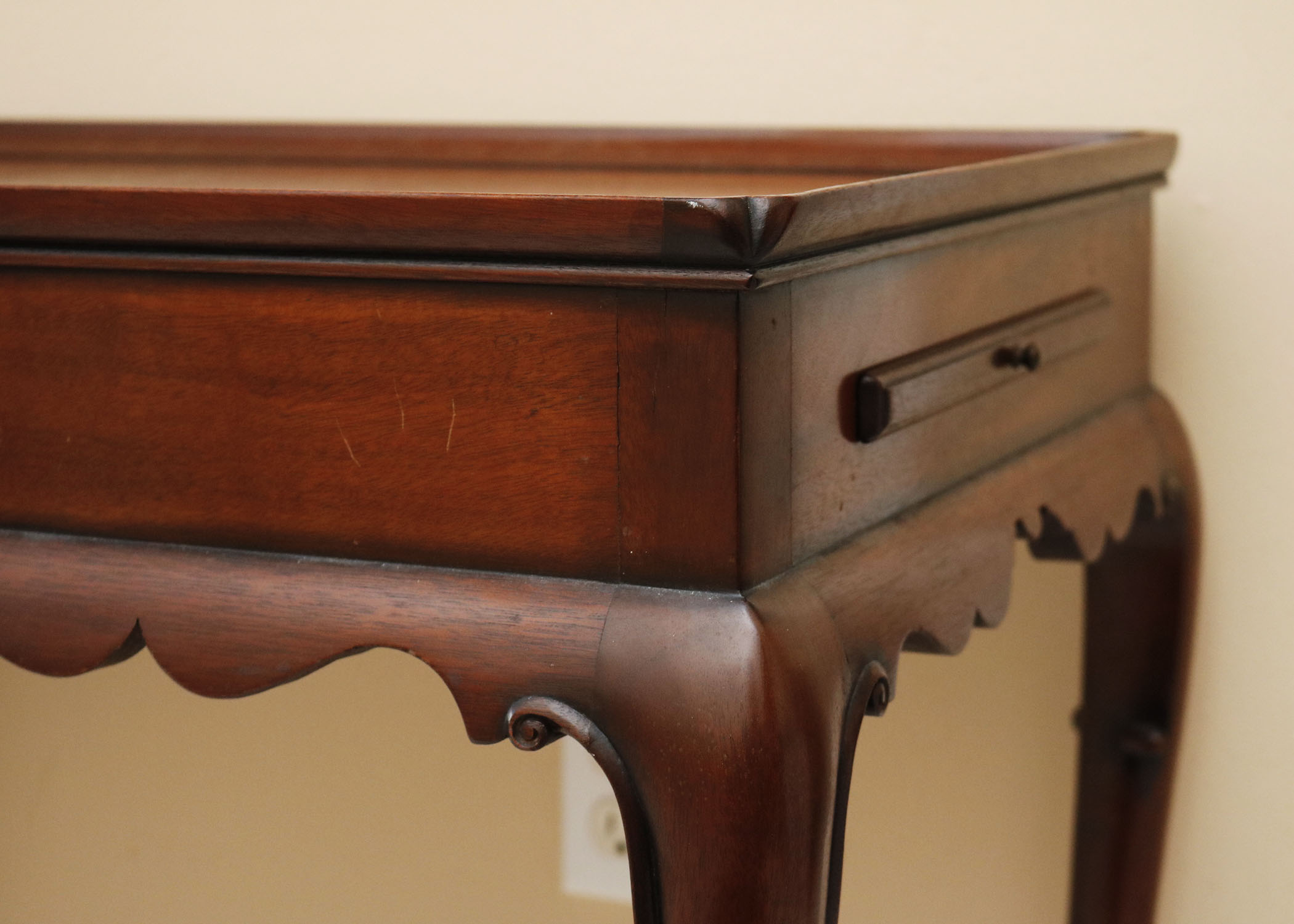 Late 20th Century Mahogany Boston Tea Table