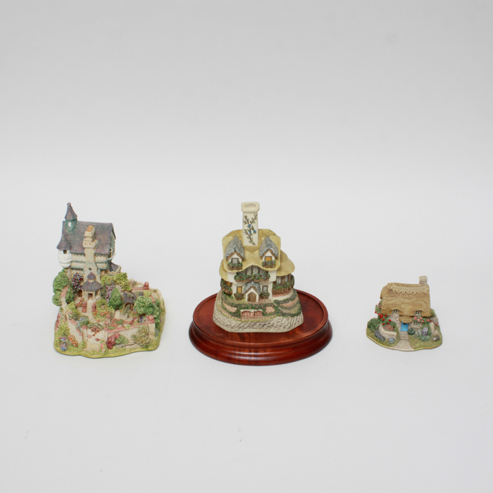 Collection of David Winter and Lilliput Lane Cottages