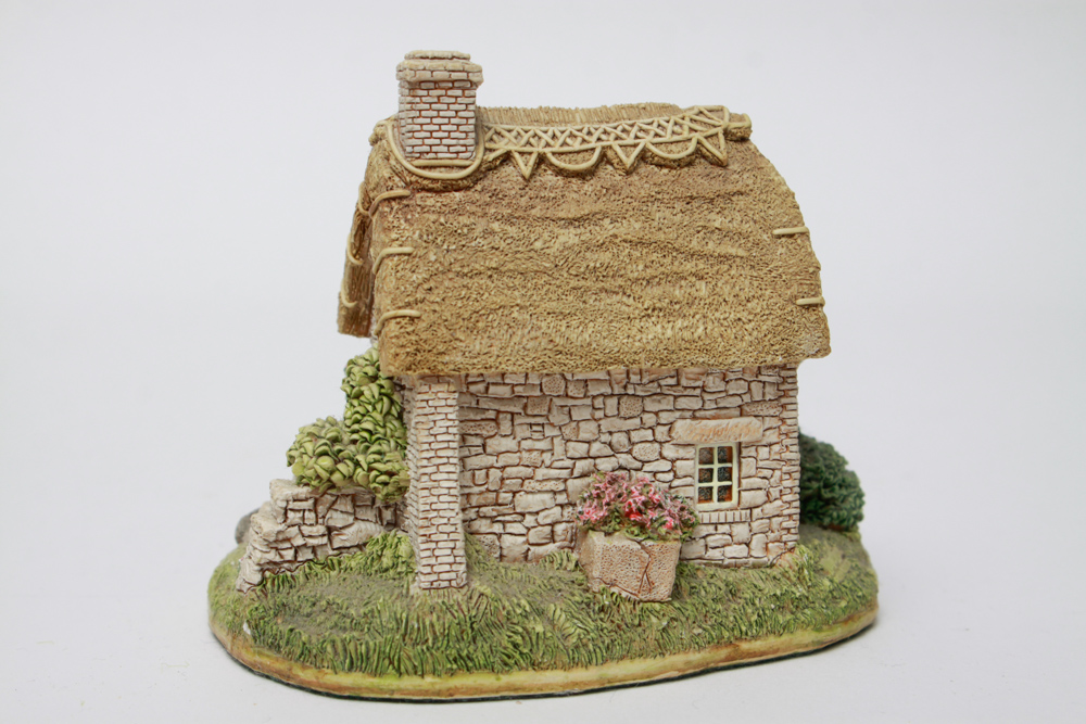 Collection of David Winter and Lilliput Lane Cottages