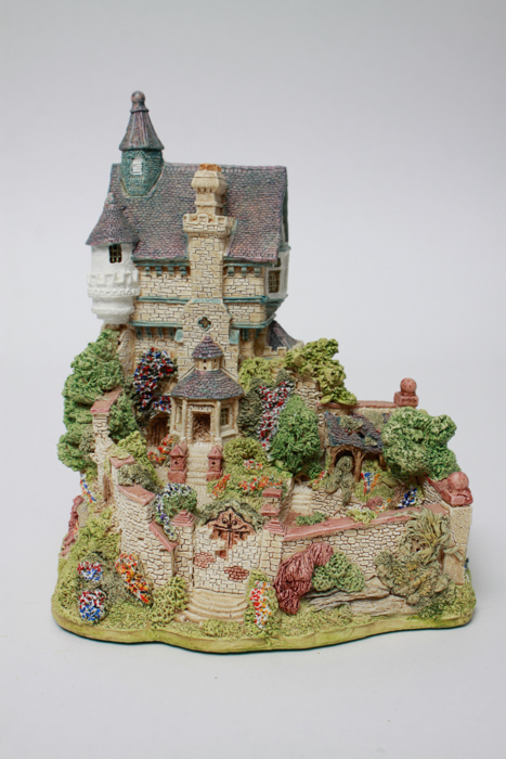 Collection of David Winter and Lilliput Lane Cottages