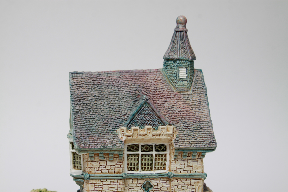 Collection of David Winter and Lilliput Lane Cottages
