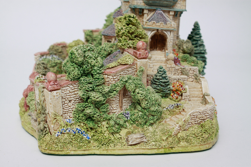 Collection of David Winter and Lilliput Lane Cottages