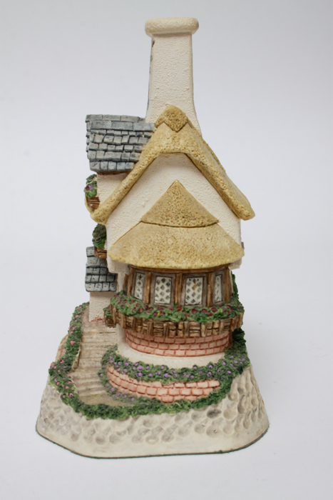Collection of David Winter and Lilliput Lane Cottages