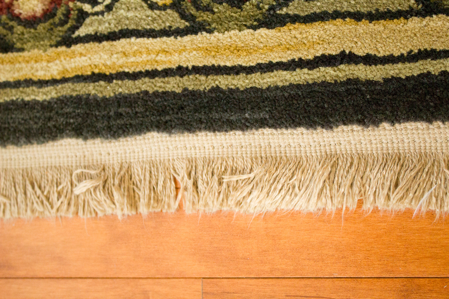 Shaw Living "Antiquities Collection" Machine Woven Area Rug