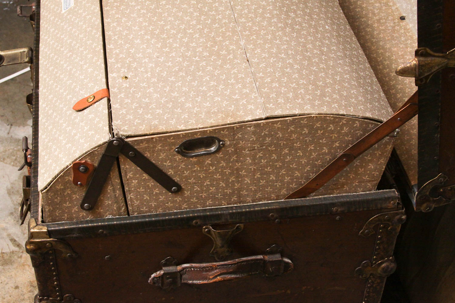 Antique H.W. Rountree & Bro. Leather Steamer Trunk