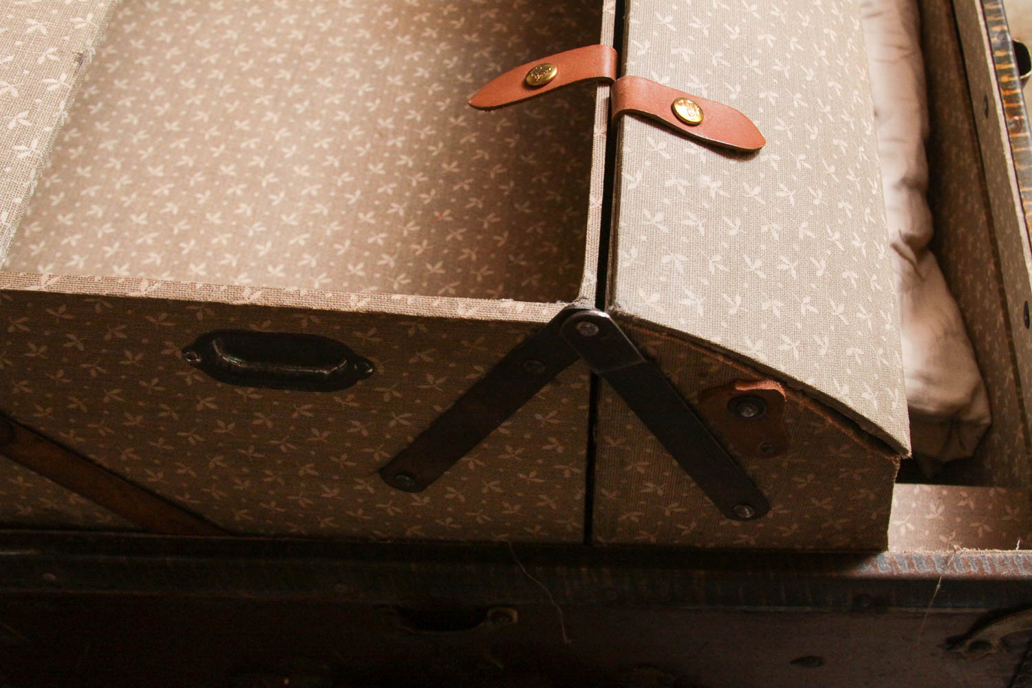 Antique H.W. Rountree & Bro. Leather Steamer Trunk