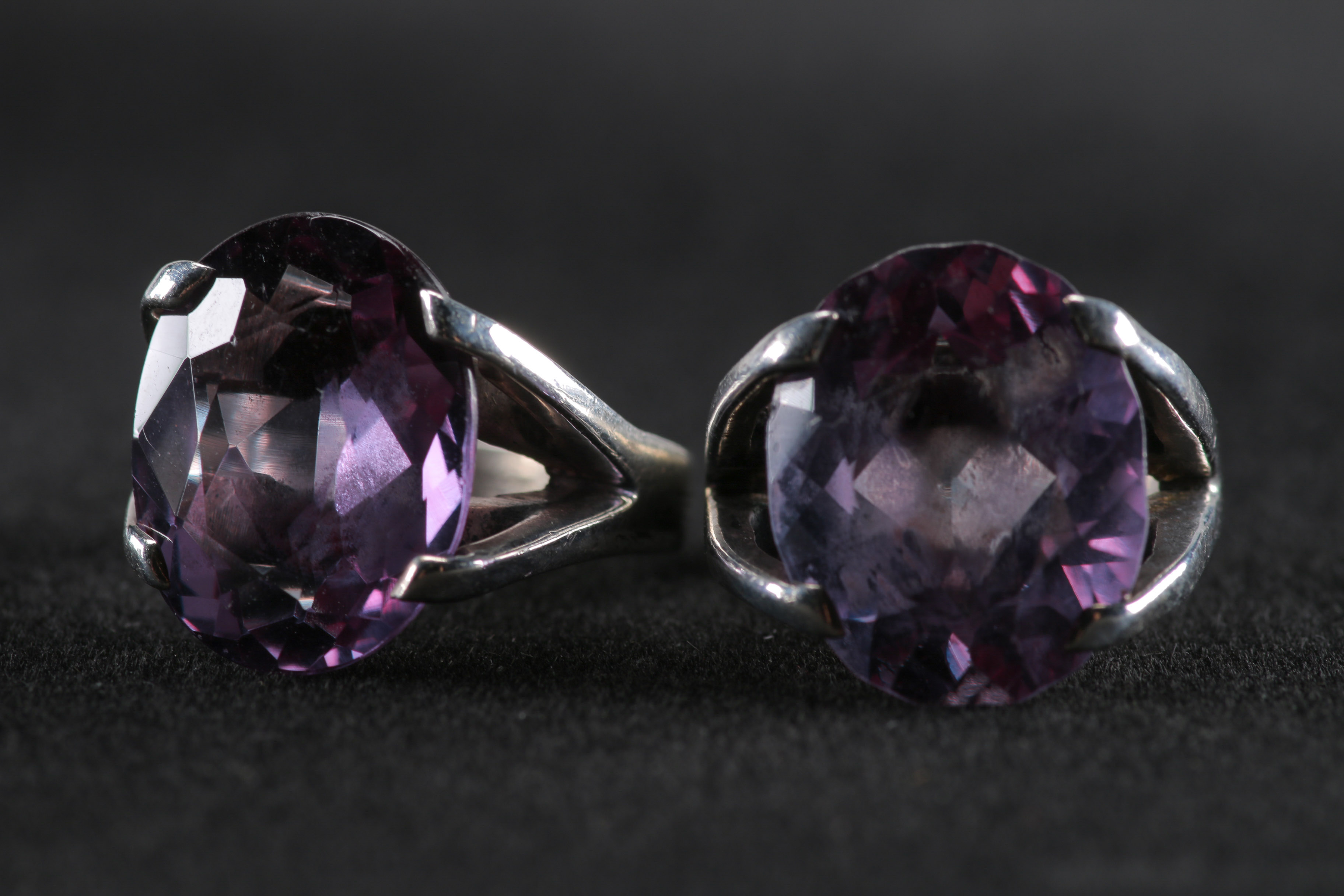 Assortment of 900 Silver and Color Change Sapphire Rings