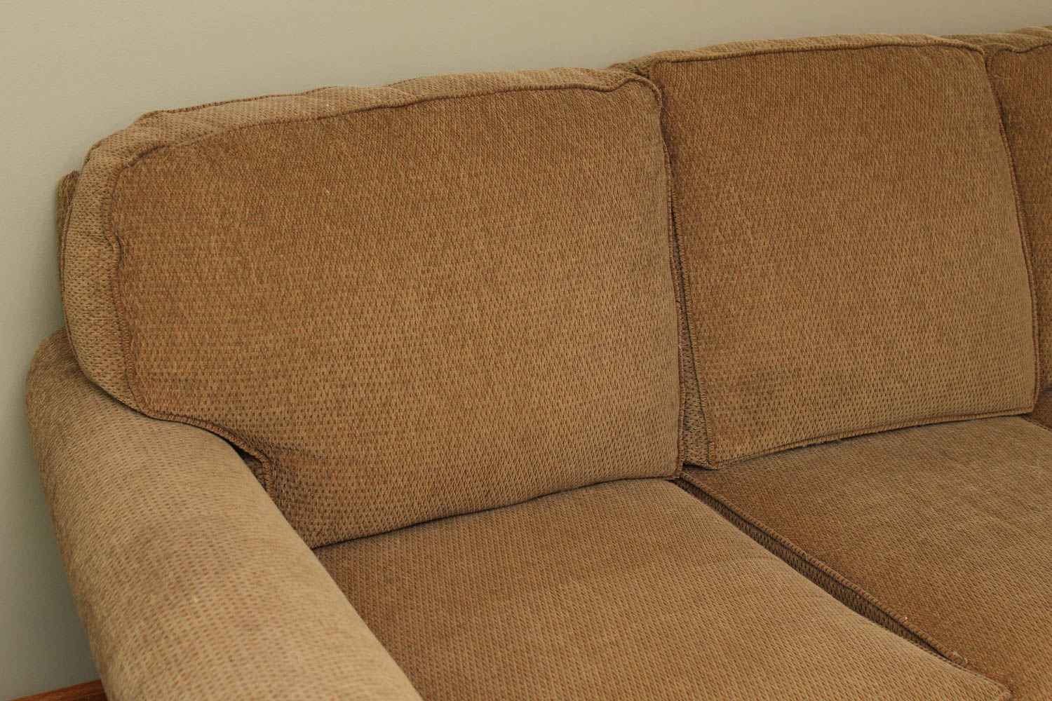 Broyhill "Larissa" Upholstered Sofa