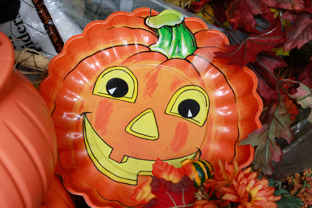 Assorted Halloween and Autumn Décor