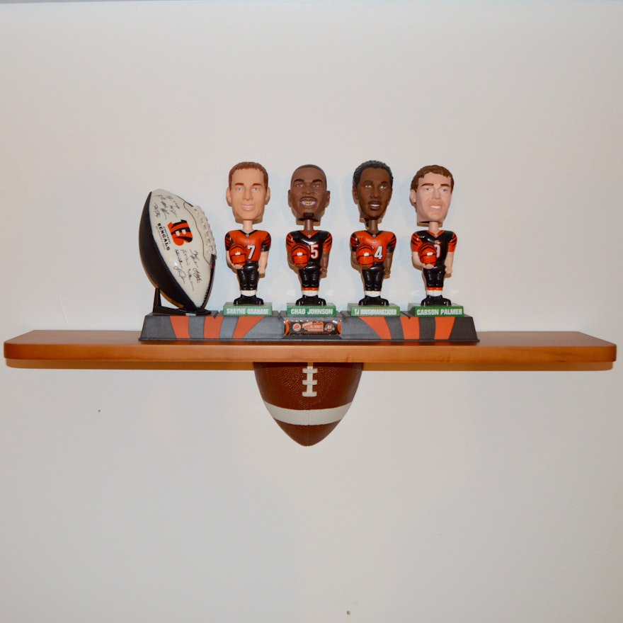 2007 Collector's Series Bengal Bobbleheads with Football Themed Shelf