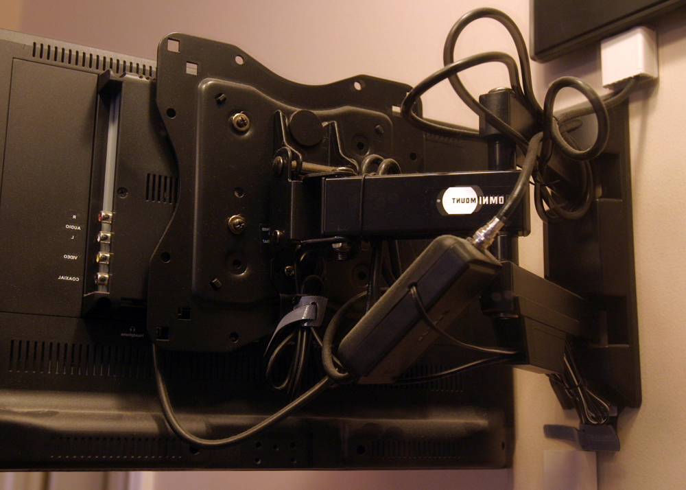 Curtis 18" Wall Mounting LCD TV