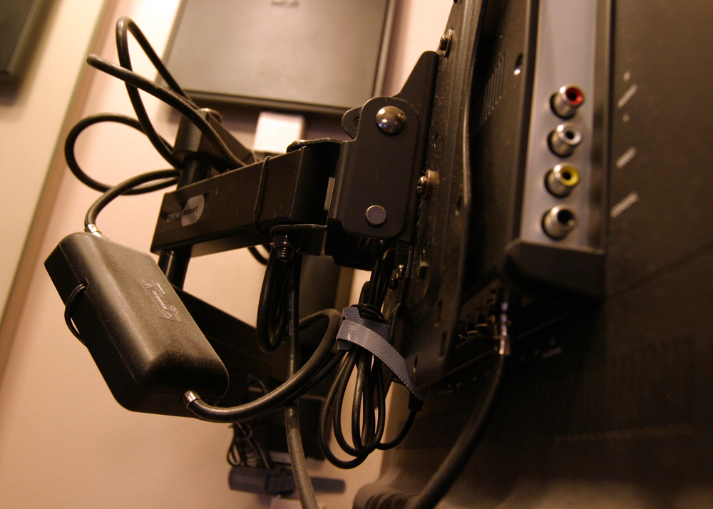 Curtis 18" Wall Mounting LCD TV