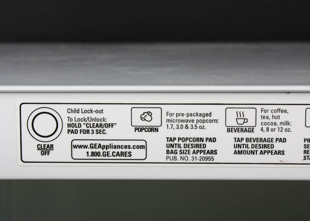 GE Turntable 1100 Watt Countertop Microwave Oven