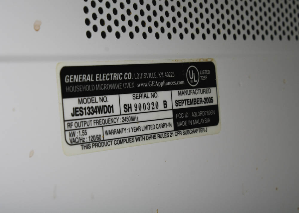 GE Turntable 1100 Watt Countertop Microwave Oven