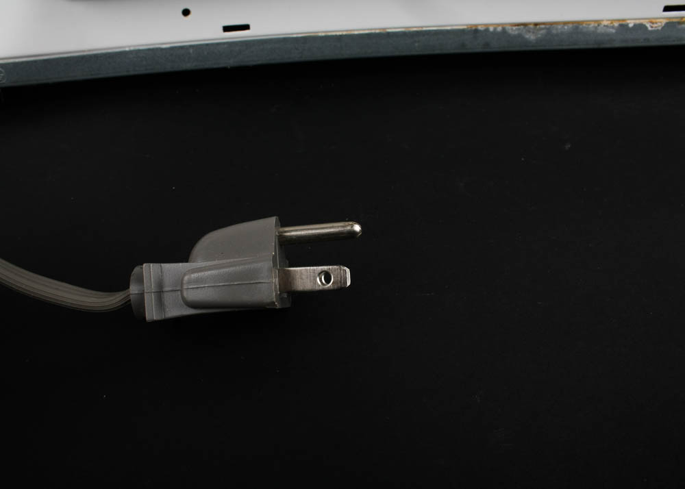 GE Turntable 1100 Watt Countertop Microwave Oven