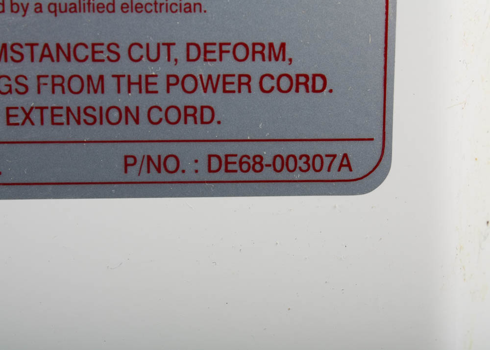 GE Turntable 1100 Watt Countertop Microwave Oven