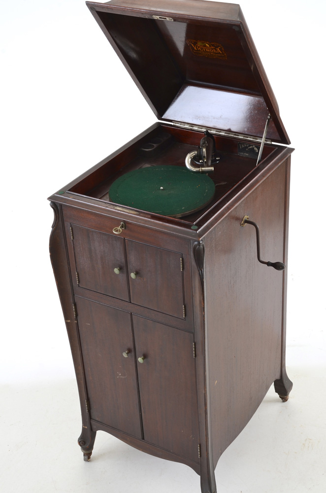1916 Victor "Victrola"  Record Player