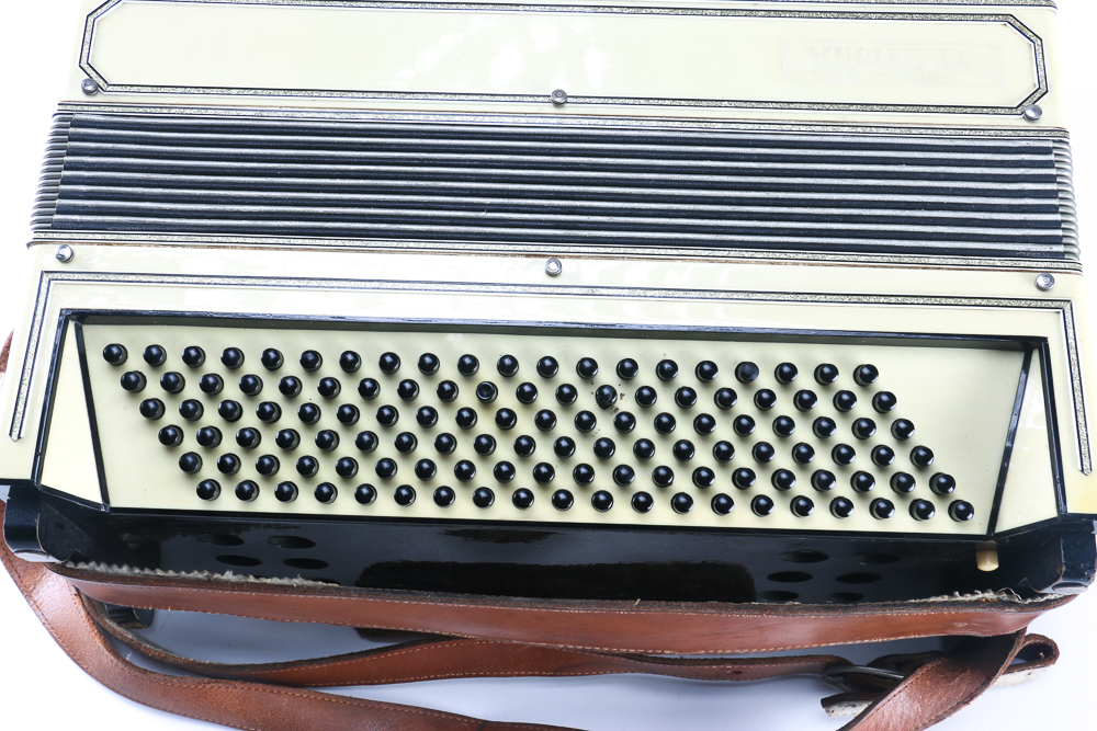 Wurlitzer 120 Bass Piano Accordion and Hardcase