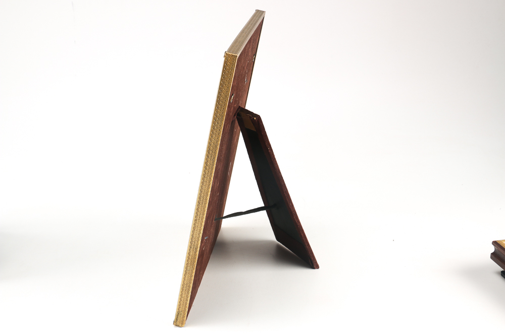 Assortment of Gold Tone Frames