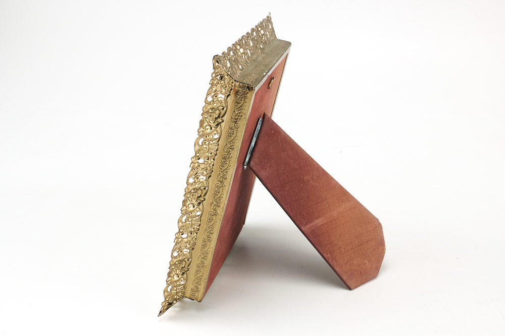 Assortment of Gold Tone Frames